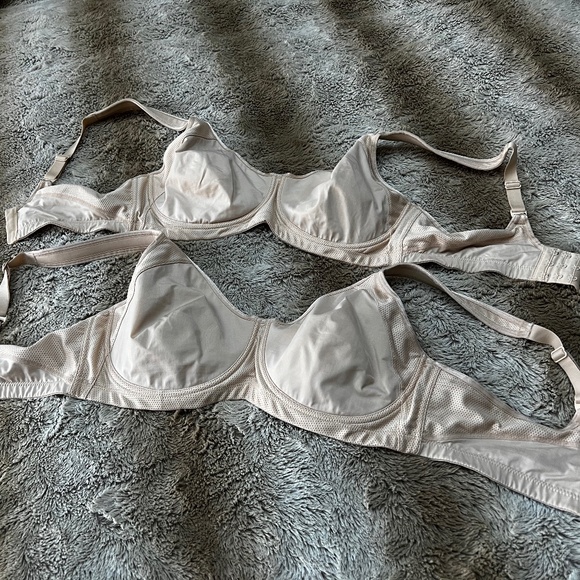 Title Nine Cuz She Says So Underwire Sports Bras-Two available in size 36D - Picture 3 of 4